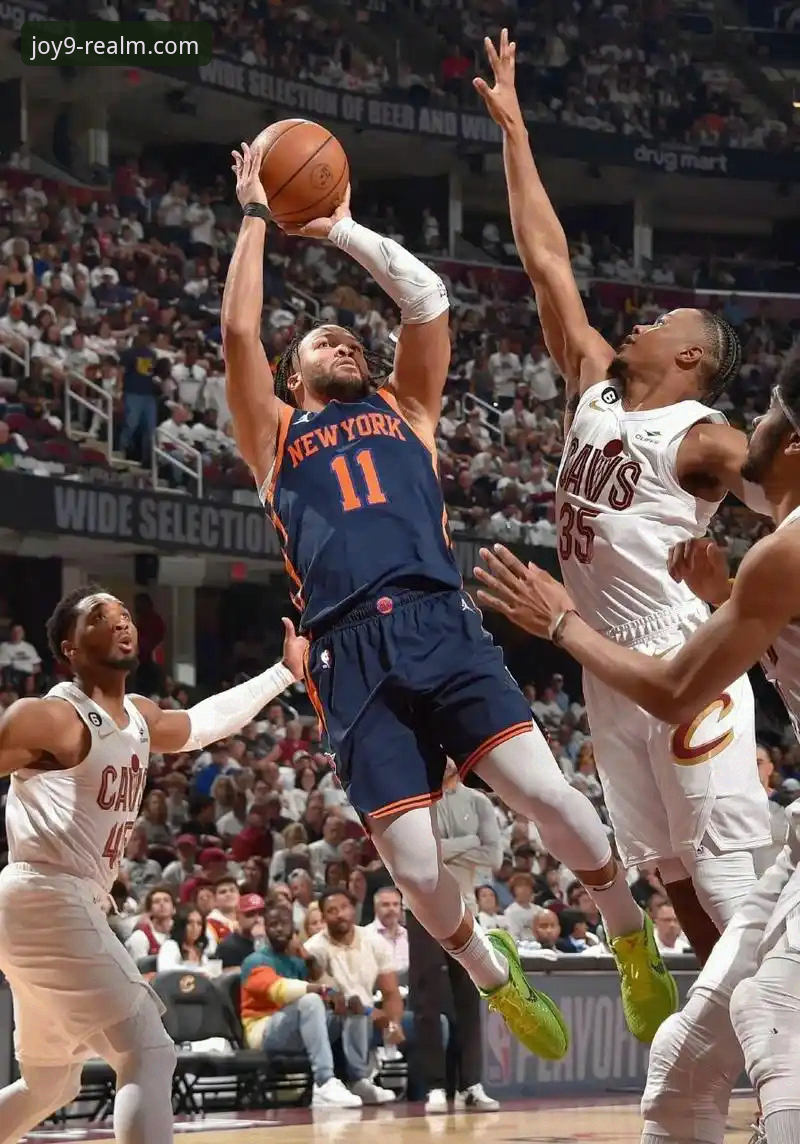 掌握NBA季后赛关键战局：从尼克斯队大胜看竞技策略实用技巧